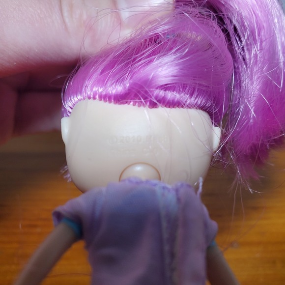 Littlest Pet Shop LPS Pretty in Purple Blythe Doll #B47 Wearing #B52 Outfit - Picture 5 of 5